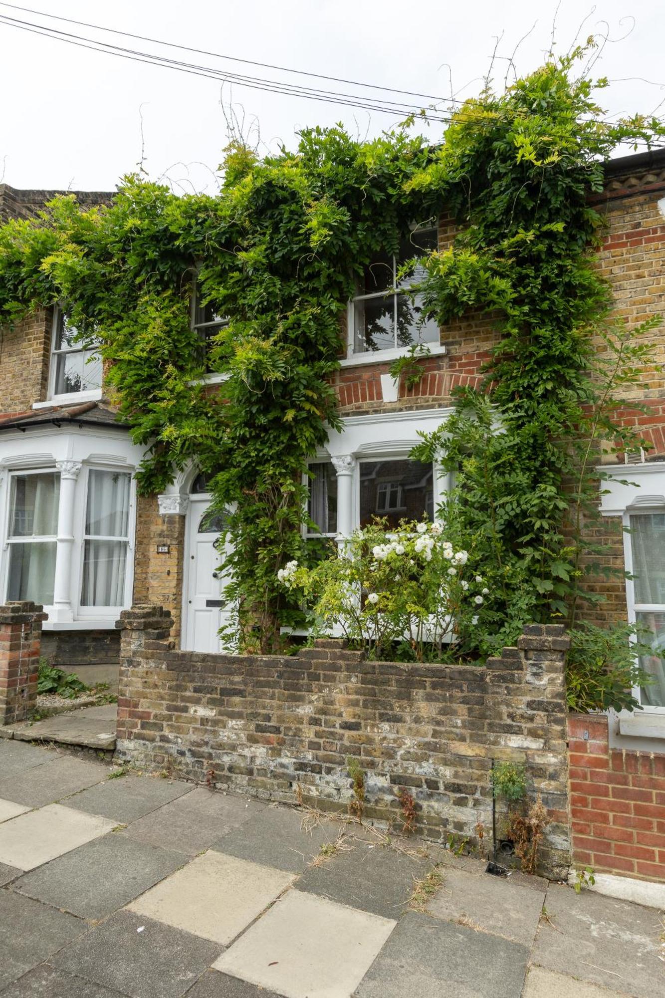 Traditional English 4 Bedroom Home In Greenwich Plumstead  Exterior photo